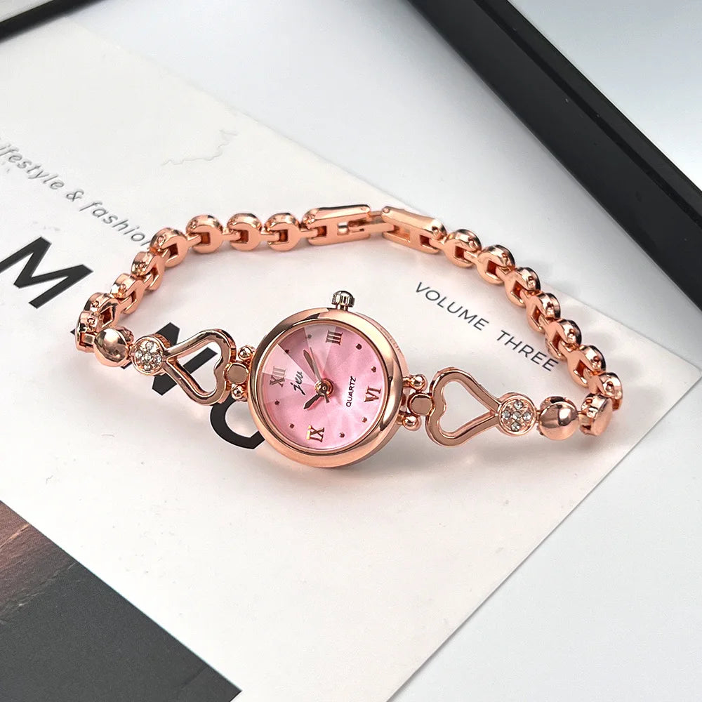 UTHAI CQ398 Fashionable Women Watch Exquisite Heart Bracelet Waterproof Quartz Watch Light Luxury Clock Gift, Watches for Woman