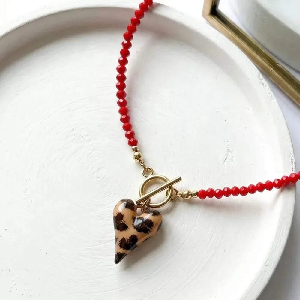 Retro Geometric Creative Leopard Heart Pendant Necklace 2026 Simple Sweet Red Crystal Beaded Girl Fashion Charm Jewelry