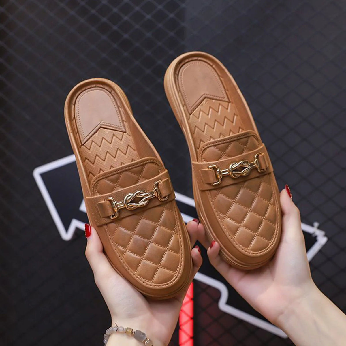 Summer New Style Women's Soft Bottom Anti-slip Versatile Outer Wear Beach Flat Bottom Lazy Person One Step Casual Half Slippers