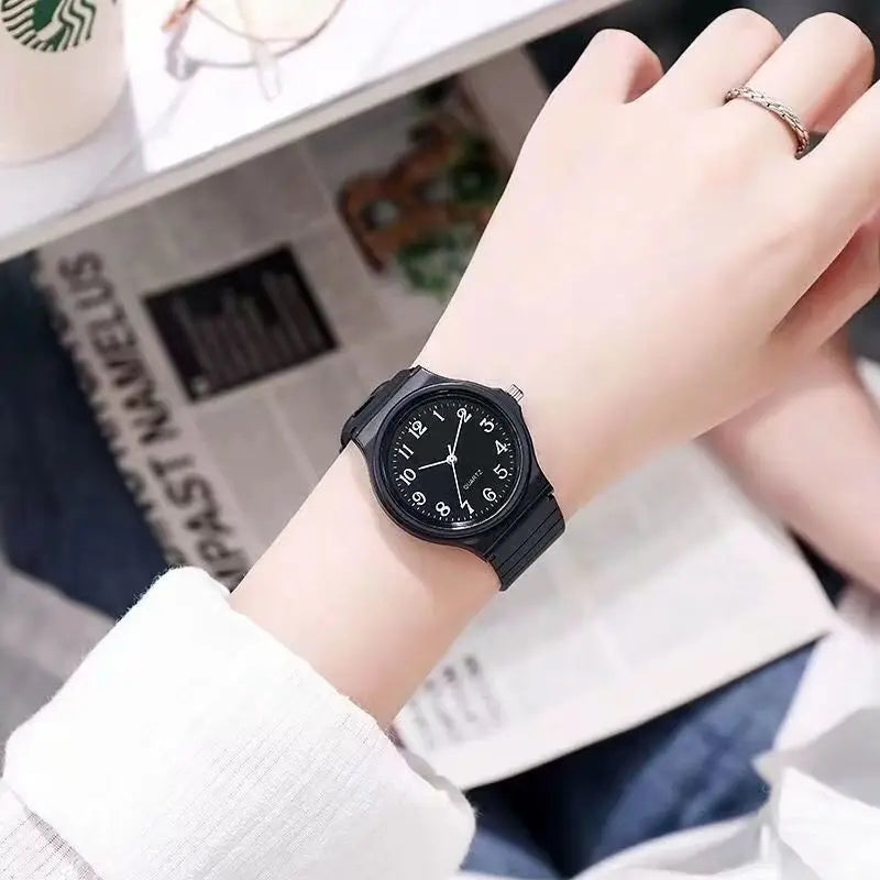 Casual BLACK Watch Silicone Strap Simple Women Watch Student Ladies Quartz Wristwatch Waterproof Small Dial Clock for Girls