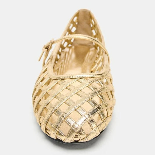 Womens Shoes Fashion Designer Women's Sandals New Luxury Hollow Out Casual Shoes for Woman Exquisite Flat Bottom Sandals Zapatos