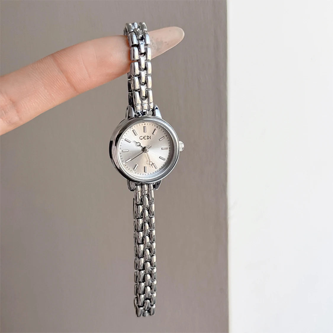 Fashionable Minimalist Thin Strap Women's Watches Water-Resistant Quartz Wristwatch Student Bracelet Watch Dress Pairing
