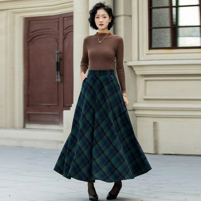 2026 Autumn and Winter New Style Retro Dark Green Plaid Woolen Skirt High-Waist A-Line Slimming Flared Long Skirt for Dancing