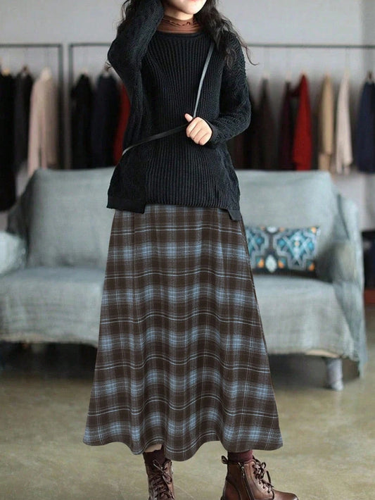 Plus-size vintage plaid A-line skirt, high-waisted coffee-colored skirt, forest-inspired versatile skirt—slimming and hip-coveri
