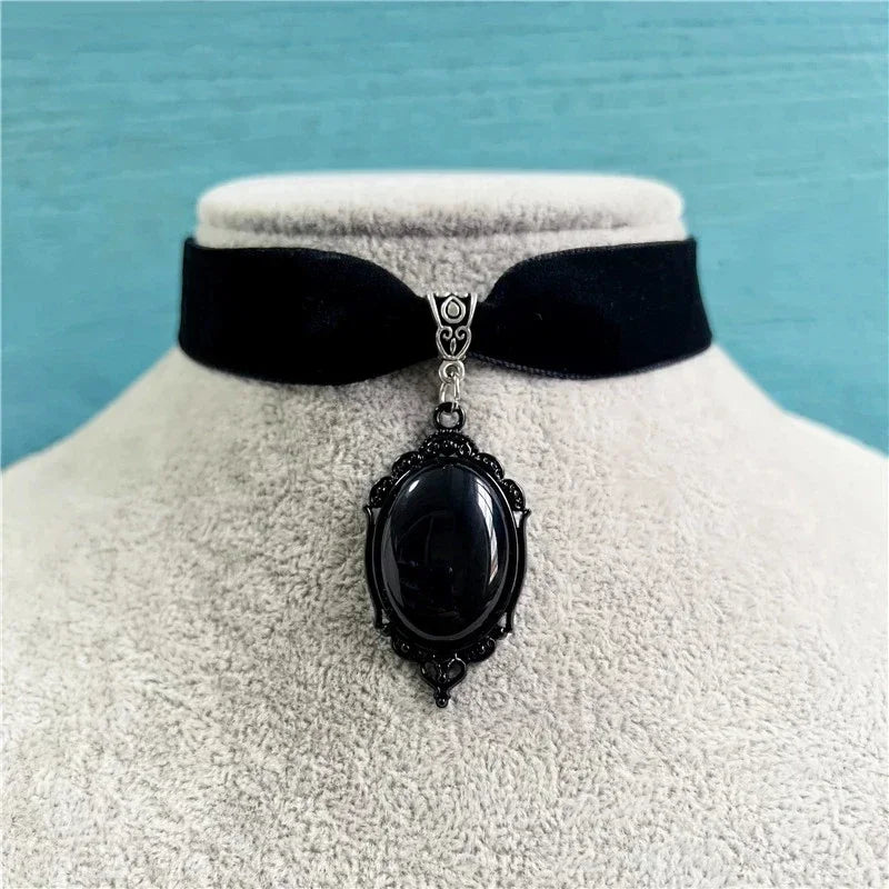 Gothic Witch Pagan Blood Red Pendant Chocker Necklace Women Vintage Black Velvet Necklace Personalised Jewellery Accessories