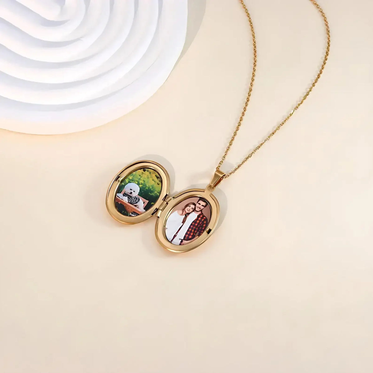 Custom 1/2 Photo Necklace Delicate Floral Oval Locket Pendant for Women Personalized Picture Gold Plated Stainless Steel Pendant
