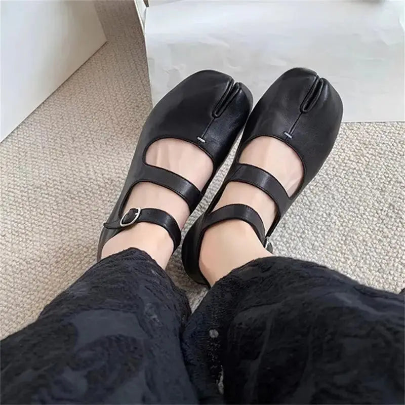 Designer Split Toe Flats Shoes Buckle Strap Women Comfort Bottom Ballerina Shoes Soft Leather Solid Outdoor Footwear