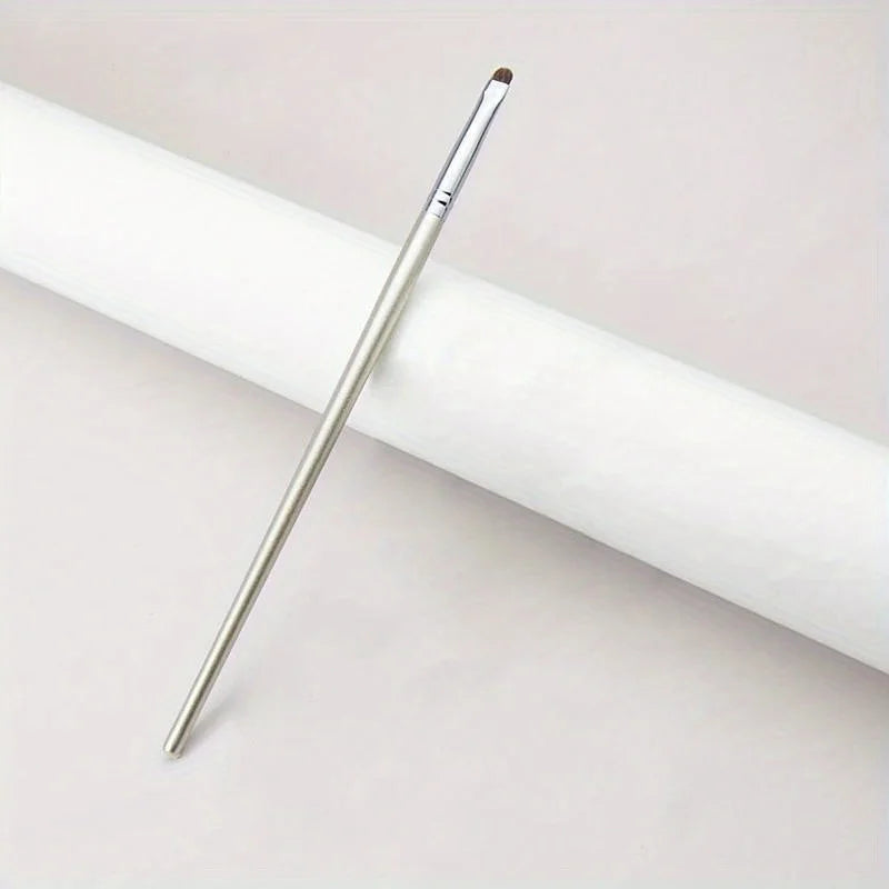 Small eyeshadow brush, ABS plastic handle, natural horse bristles, for detail blending smoky eye makeup, suitable all skin types