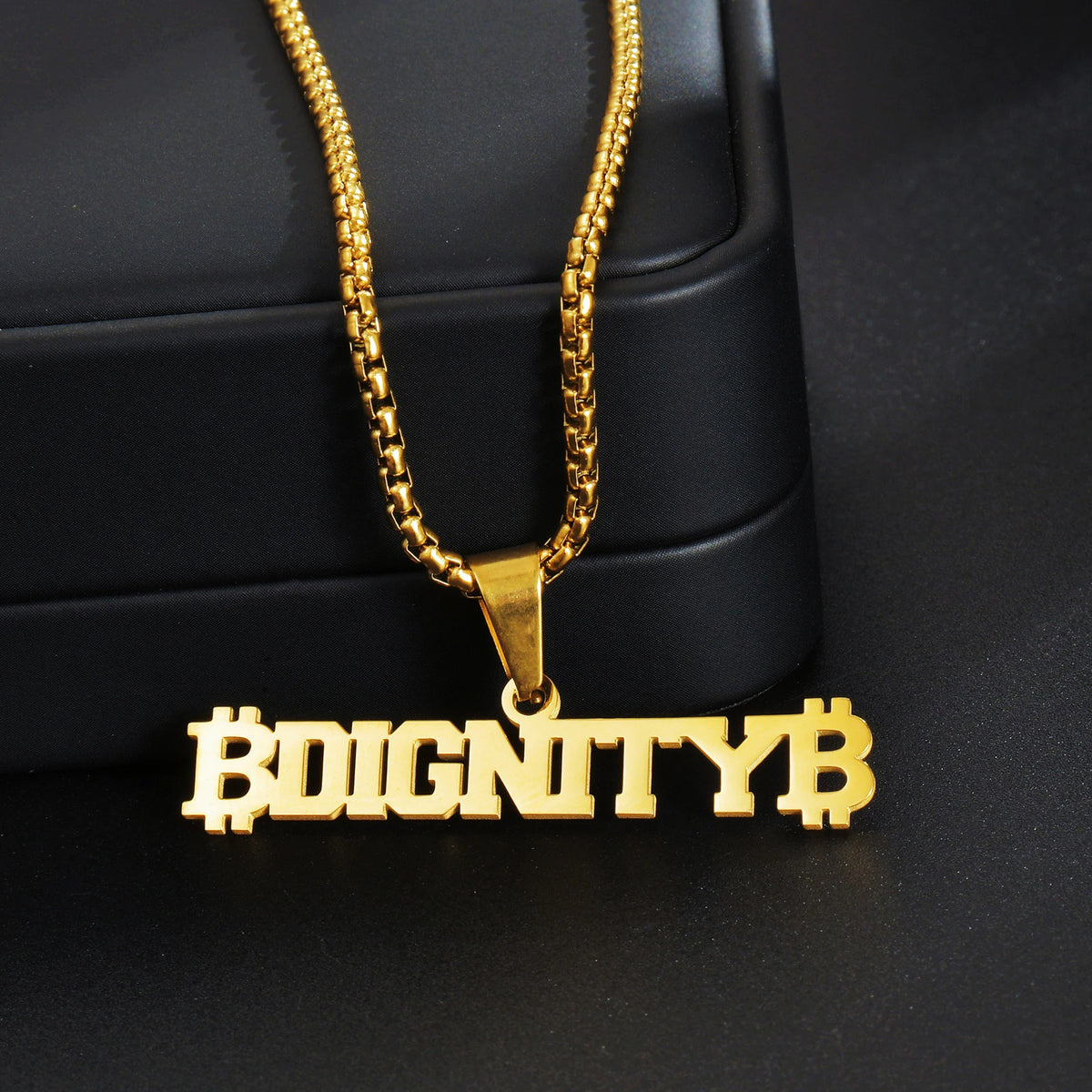 Atoztide Personalized Custom Names Pendant Necklace Stainless Steel Crown Cuban Thick Chain for Men Women Birthday Jewelry Gift