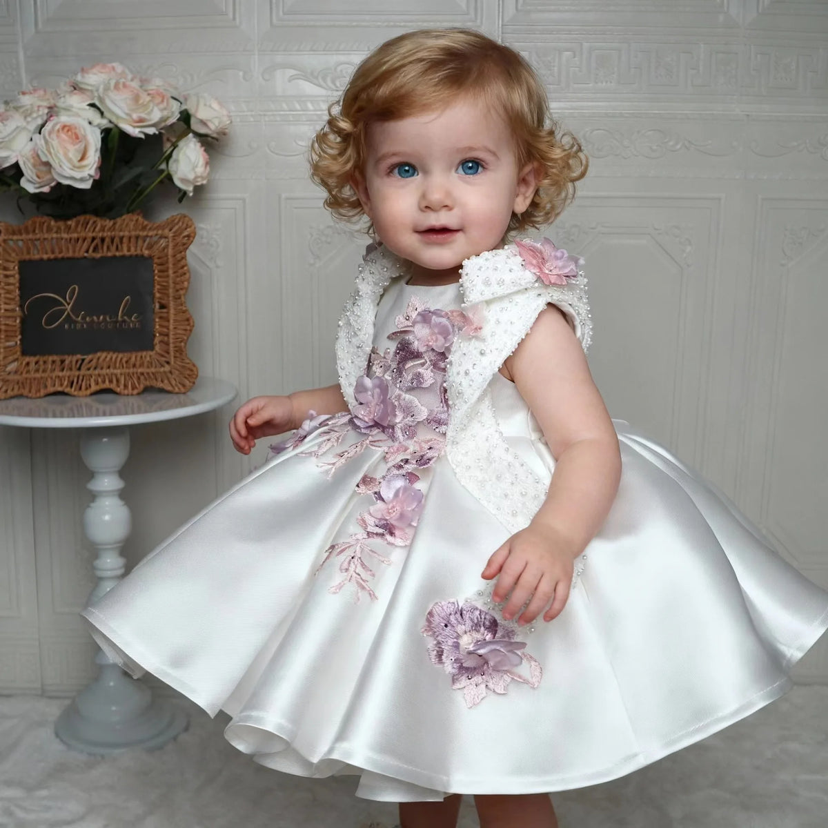 White Children's Princess Flower Dress Embroidered Girls' One-Year Birthday Sleeveless Tutu Dress High-end Dress for Show