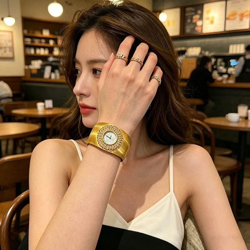 Cameo Vintage Light Luxury Italian Drawing Craftsmanship Gold Plated Zircon Quartz Watch High end Design Pure Silver Watches