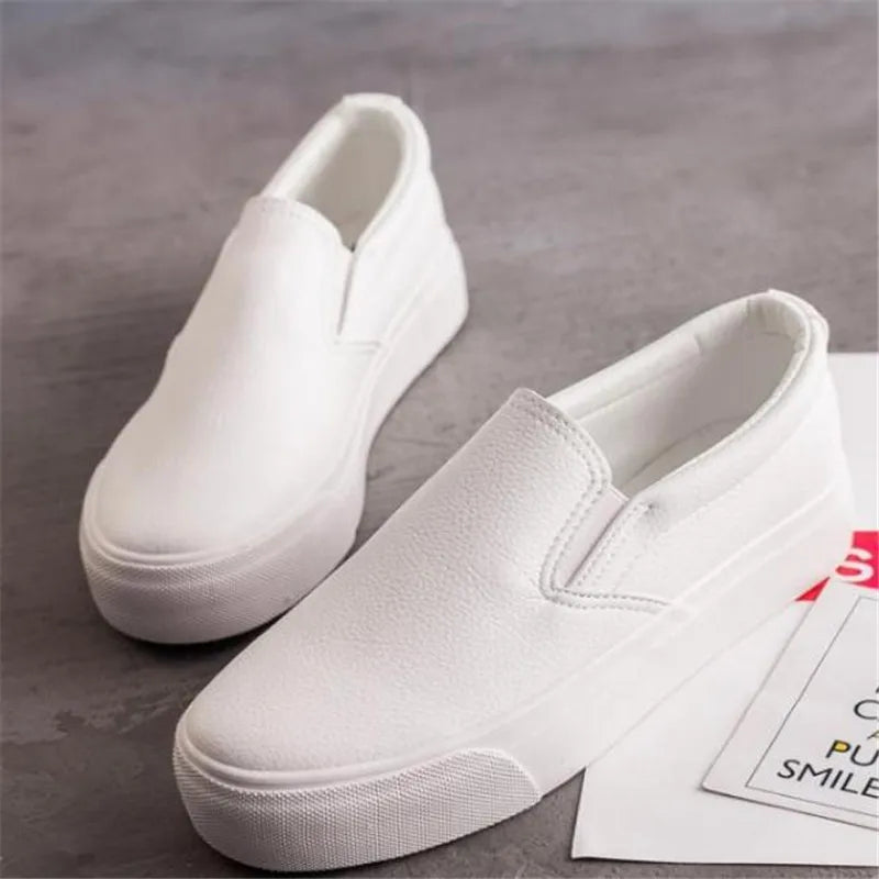 NEW Hot Fashion Brand Women Cartoon Loafers Flats Shoes Woman Casual Slip On Platform Shoes Ladies Comfort Shoes Size 35-40