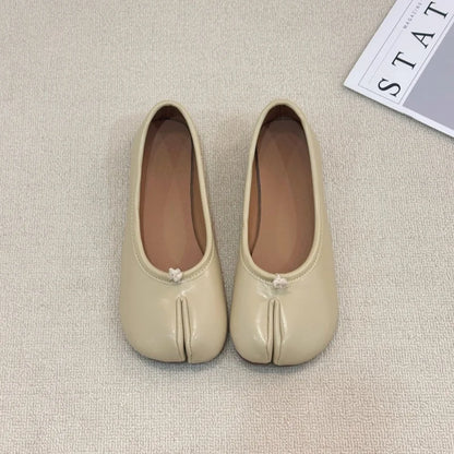 Women Tabi Split‑Toe Ballet Flats Spring Slip‑On Shoes Vintage Soft PU Leather Lightweight Casual Loafers Walking Dress Shoes