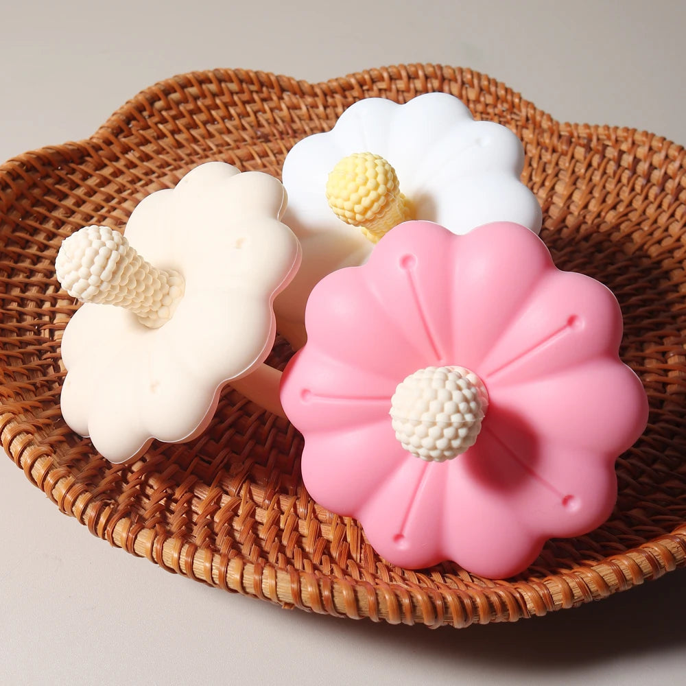 2026 Hot Sale Baby Flower Shape Teether Silicone Pacifier Teether Big Size Baby BPA Free Teether Toy