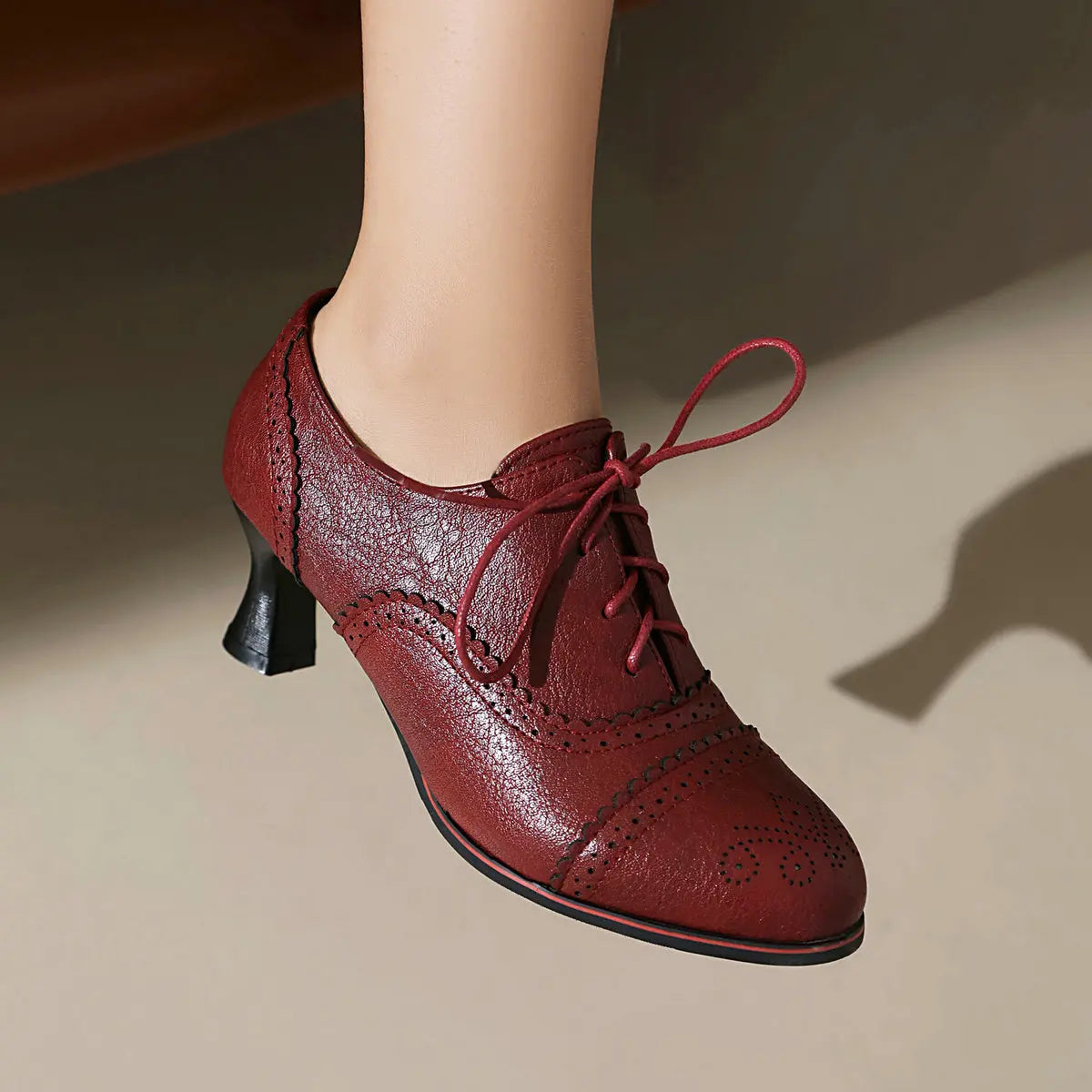 Women's Kitten Heels Oxford Pumps Retro Victorian Style Vintage Mid-Heels Lace Up Brogues Witch Costume Cosplay Shoes