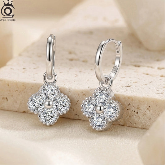 ORSA JEWELS Exquisite 925 Silver Clover Moissanite Earrings for Women Shiny D Color Moissanite Diamand Earring Jewelry MOE18