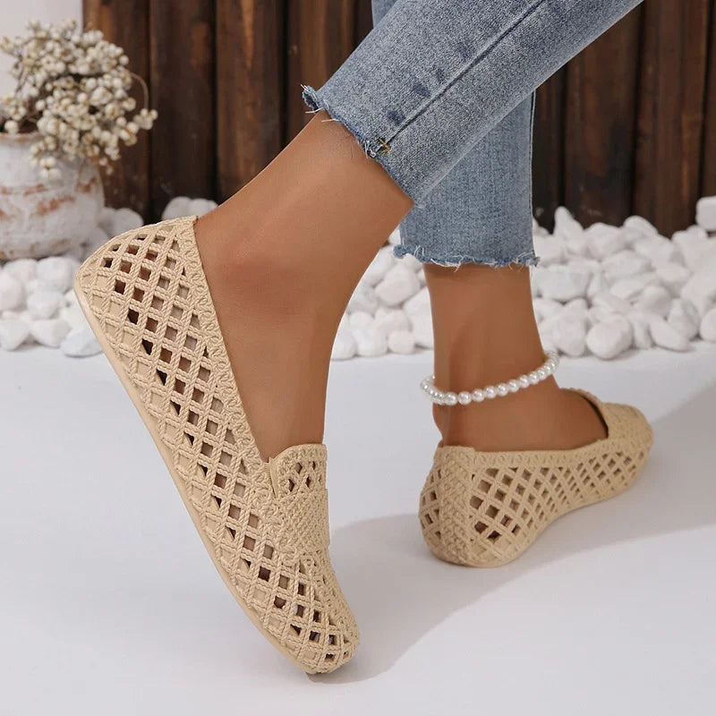 New Summer Fashionable and Comfortable Hollow Women's Flat Shoes Casual Outer Wear Non-slip Fashionable Toe-cap Sandals