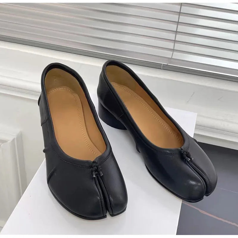New Summer Microfiber Leather Split Toe Women Pumps Fashion Pleated Designer Low Heeled Tabi Soft Soles Loafers Casual Shoes