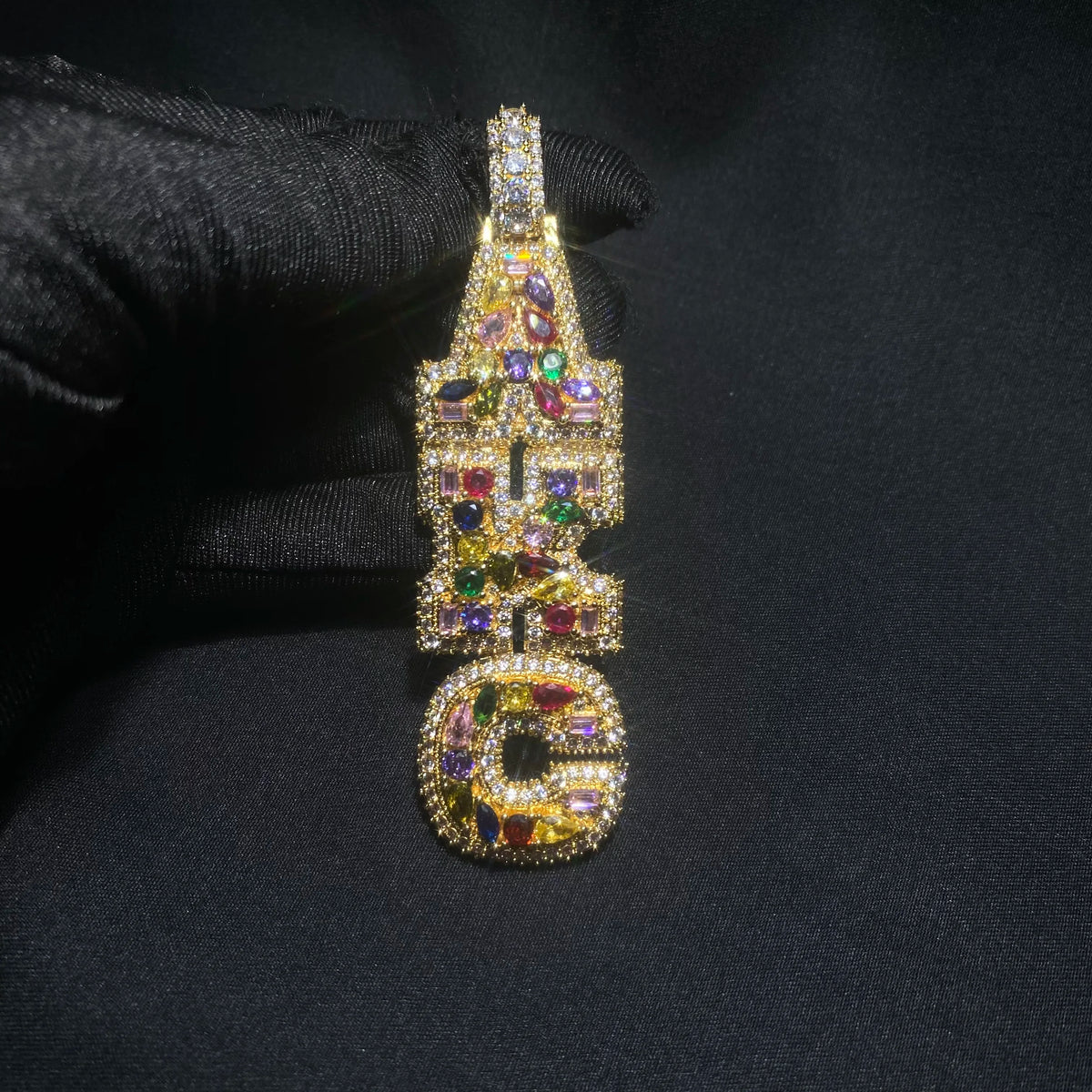 Uwin Custom Vertical Initial Letter Pendant Mixed Inlay Irregular Shape Cubic Zircon NamePlate Necklace Hiphop Jewelry