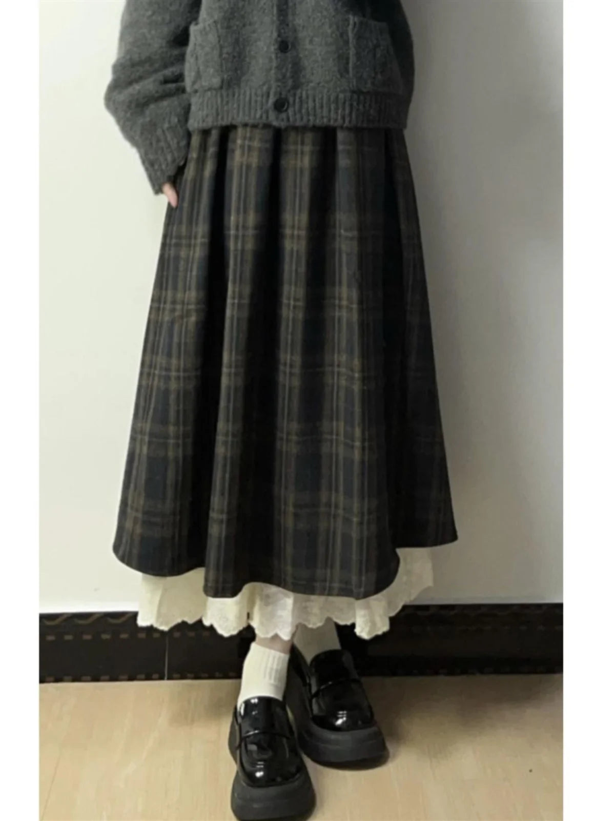 Retro Woolen  Skirt High Waist Wide Hem for Women Autumn Winter Plaid A-Line Midi Skirt Commute Style Casual Fit