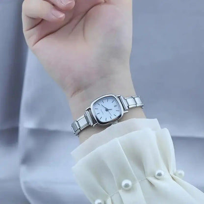 Trendy Steel Strap Luxury Wrist Watches Square Small Dial Fashion Style Ladies Bracelet Watch Versatile Quartz Watch