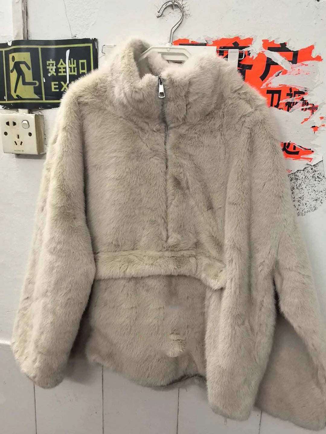 Laur 2026 Designer Faux Fur Coat, New Winter Style, Warm Pullover Zipper Top Simple Stylish And Elegant