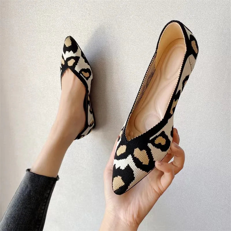 Women's flat shoes 2025 new fashionable patterns with various beautiful colors knitted breathable shoes