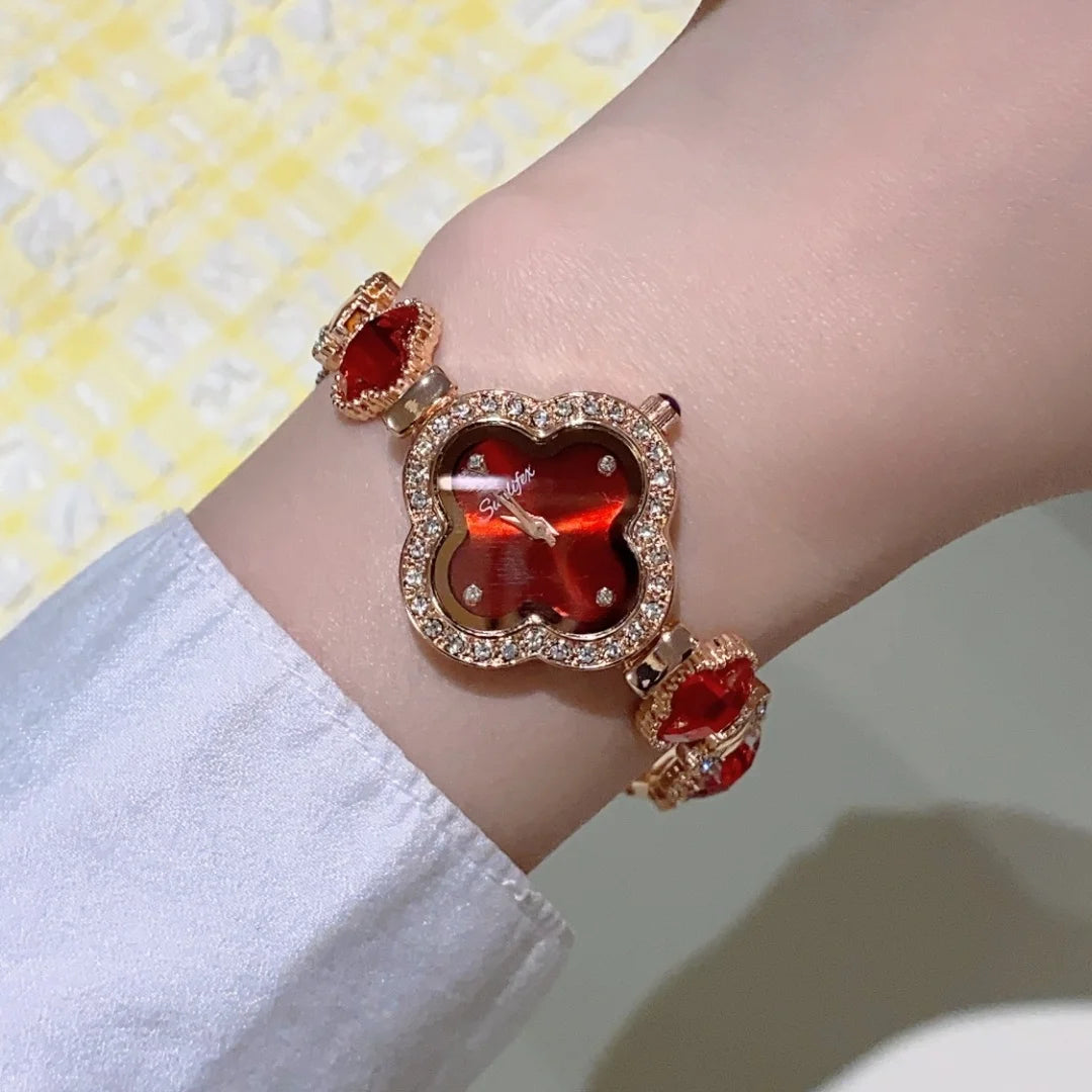 Fashion Clover bracelet Women's Watches Light Luxury Diamond Inlaid Female Watch Ladies Fashion Quartz Bracelet Wristwatch