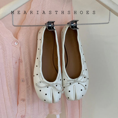 Women's Split-Toe Flats in Style Options