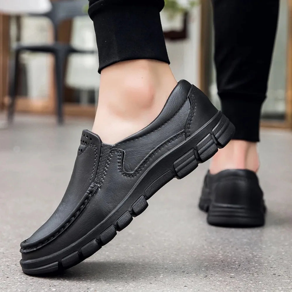 New Large Size 48 Lightweight Casual Shoes Men's Oil and Slip Resistant Chef Shoes One Stirrup Driving Shoes Garden Shoes Soft