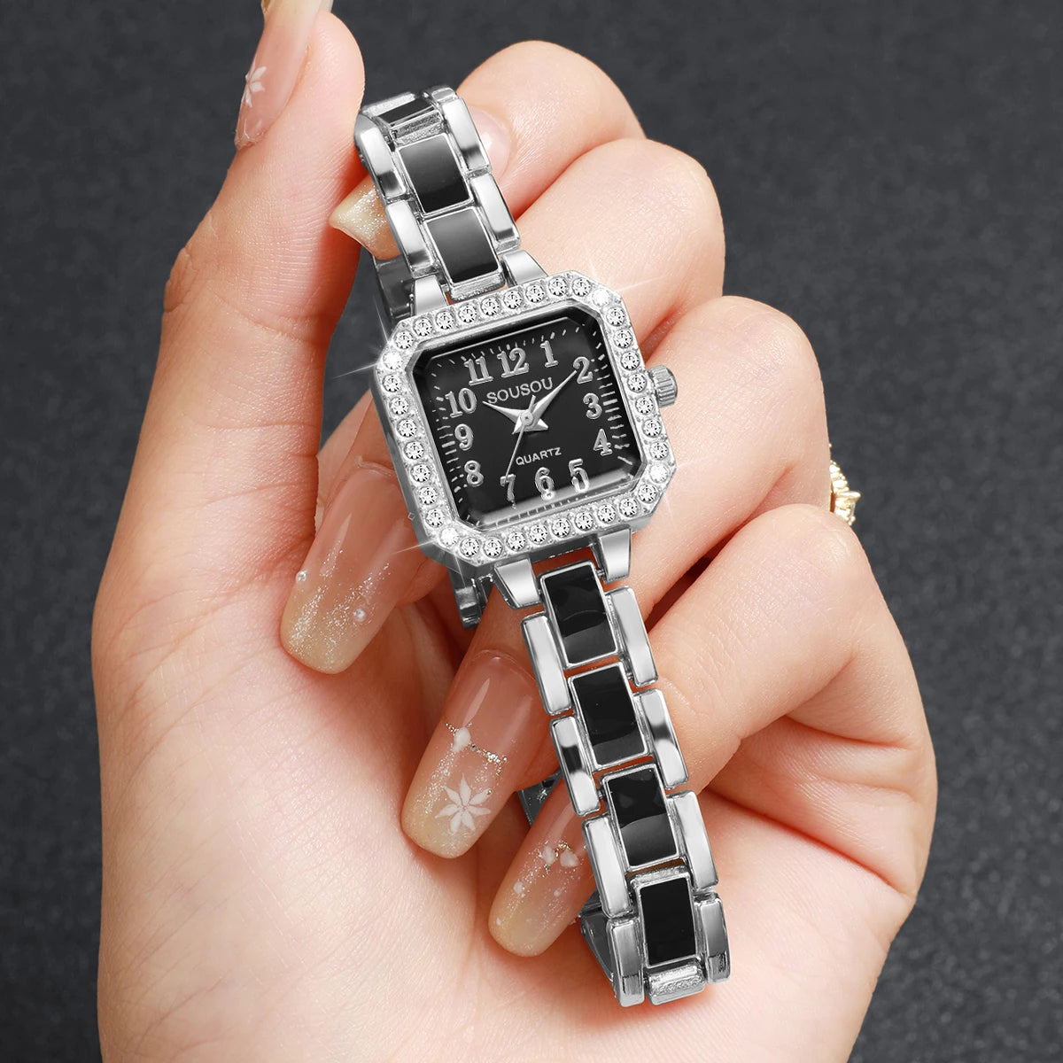 Luxury Square Rhinestone Women Quartz Watch Black Dial Metal Bracelet Fashion Ladies Wristwatches Relogio Feminino（Without Box）