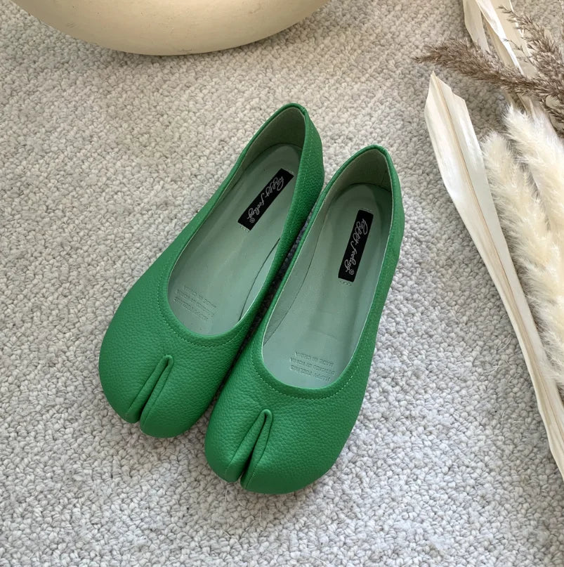 Women's Leather Toe Separator Loafers Flat Comfortable Slip-On Breathable Casual Shoes