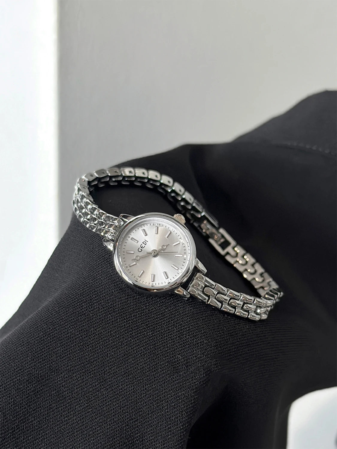 Fashionable Minimalist Thin Strap Women's Watches Water-Resistant Quartz Wristwatch Student Bracelet Watch Dress Pairing