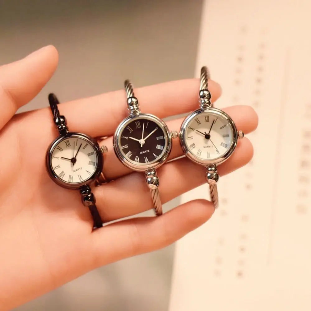 Casual Luxury Bangle Bracelet Retro Alloy Quartz Watch Wristwatch Chain Watches Ladies