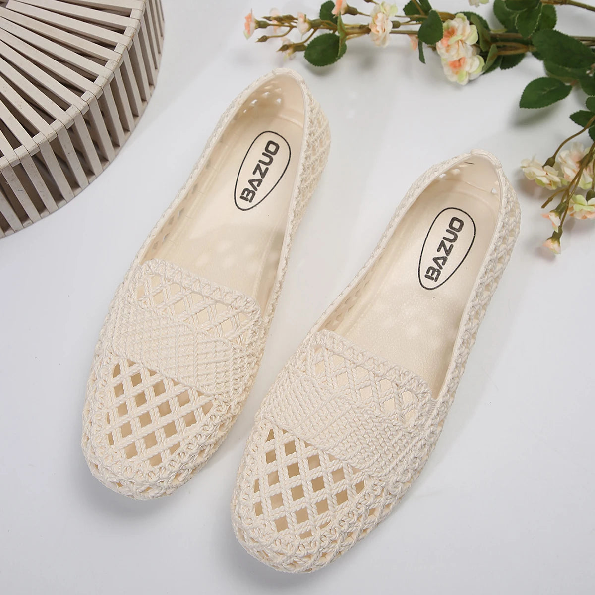 New Summer Fashionable and Comfortable Hollow Women's Flat Shoes Casual Outer Wear Non-slip Fashionable Toe-cap Sandals