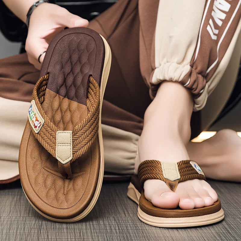 The 2025 new flip-flops for men are suitable for summer outdoor wear. They are anti-slip beach soft-soled flip-flops for men, wh
