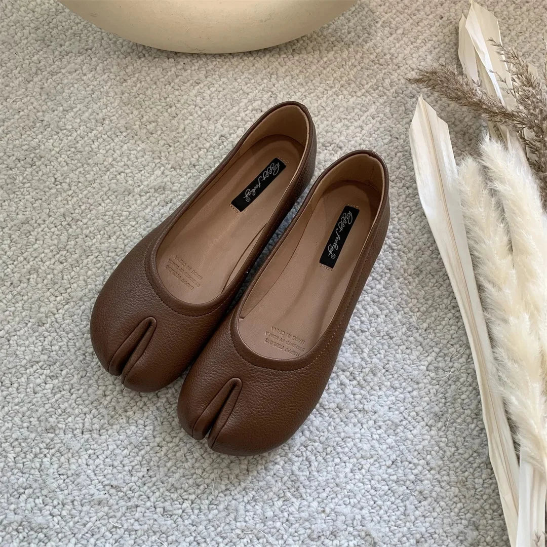 Women's Leather Toe Separator Loafers Flat Comfortable Slip-On Breathable Casual Shoes