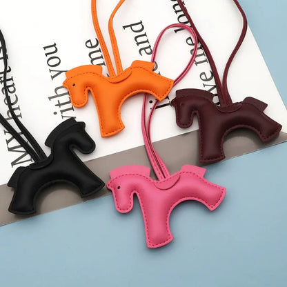 Fashion Horse Keychain All-around PU Leather Horses Embellishment for Female Car Key Chain Handbag Decoration Jewelry Gifts