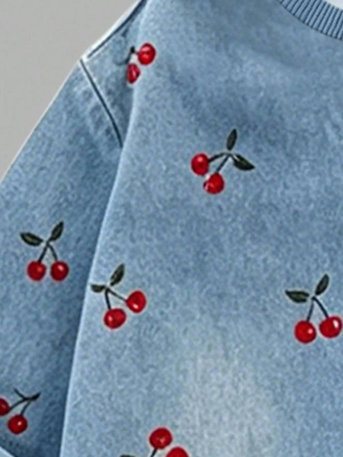 Girls' Summer and Autumn Set with Cherry Print, Round Neck Loose Long-Sleeve T-Shirt, Elastic Waist Long Pants Two-Piece Set, Blue Faux Denim Print Clothing Suitable for Children over 3 Years Old, Versatile Outfit for Home an