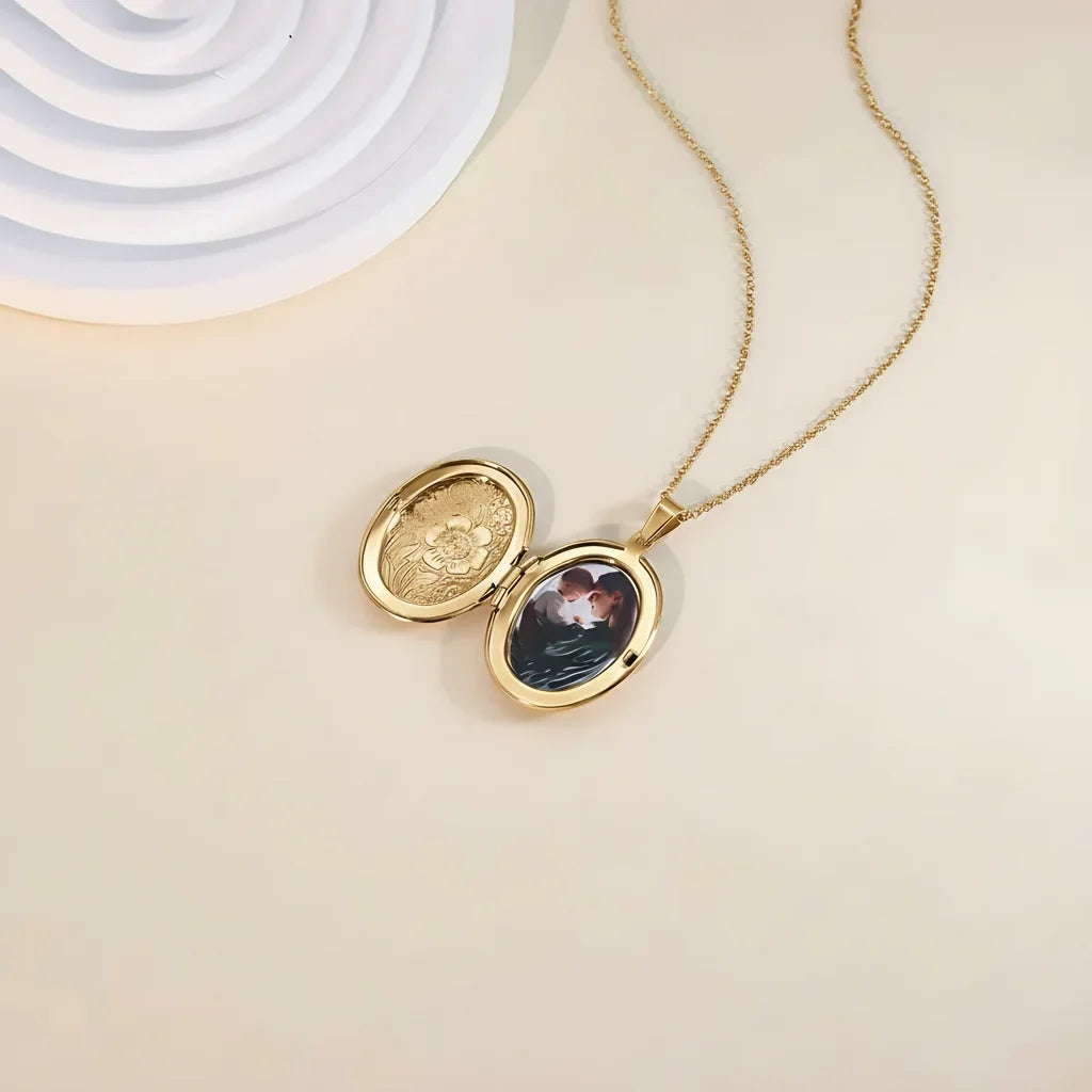 Custom 1/2 Photo Necklace Delicate Floral Oval Locket Pendant for Women Personalized Picture Gold Plated Stainless Steel Pendant