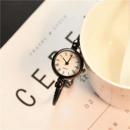 Casual Luxury Bangle Bracelet Retro Alloy Quartz Watch Wristwatch Chain Watches Ladies