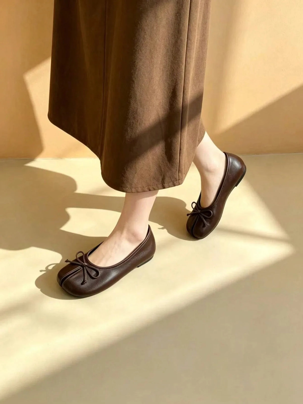 Women Tabi Split‑Toe Ballet Flats Spring Slip‑On Shoes Vintage Soft PU Leather Lightweight Casual Loafers Walking Dress Shoes