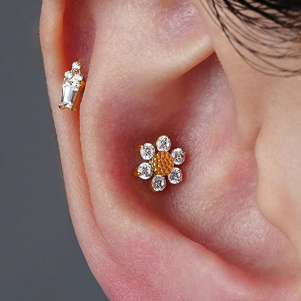 Right Grand ASTM F136 Titanium 16G Mini Sunflower Cartilage Earring Dainty Flower CZ Helix Conch Earlobe Piercing Labret Stud