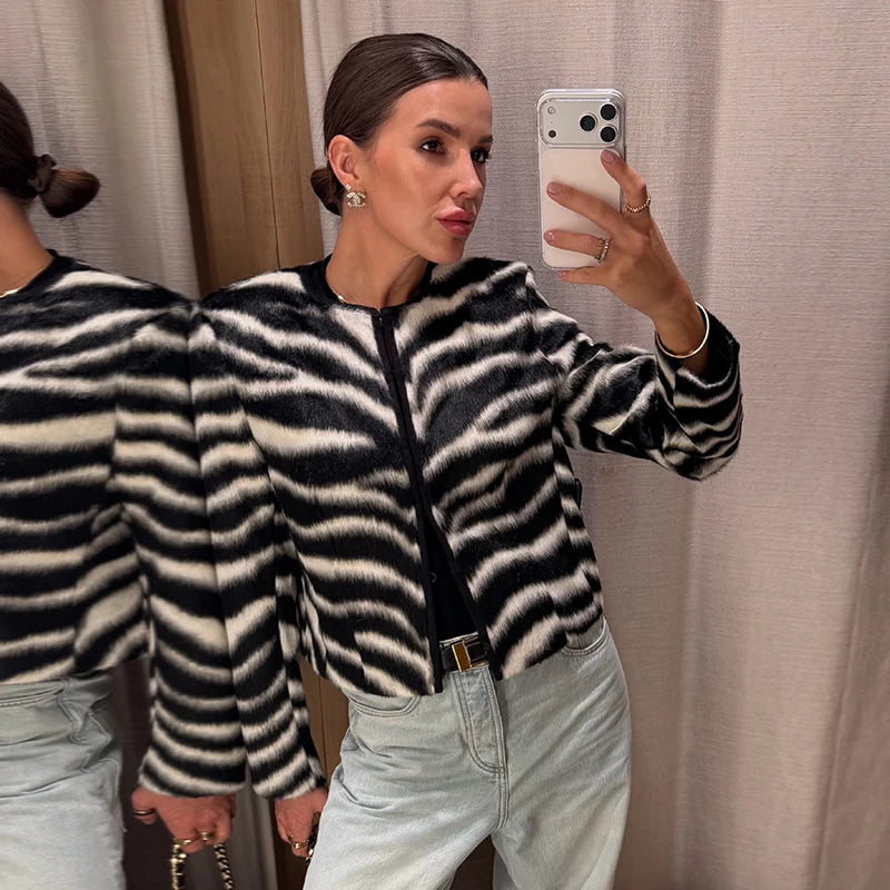 Vintage Women's Zebra Printed Short Jacket Skirt Set O-neck Long Sleeve Buckle Coats Mini A-line Skirts 2026 Autumn Lady Suit