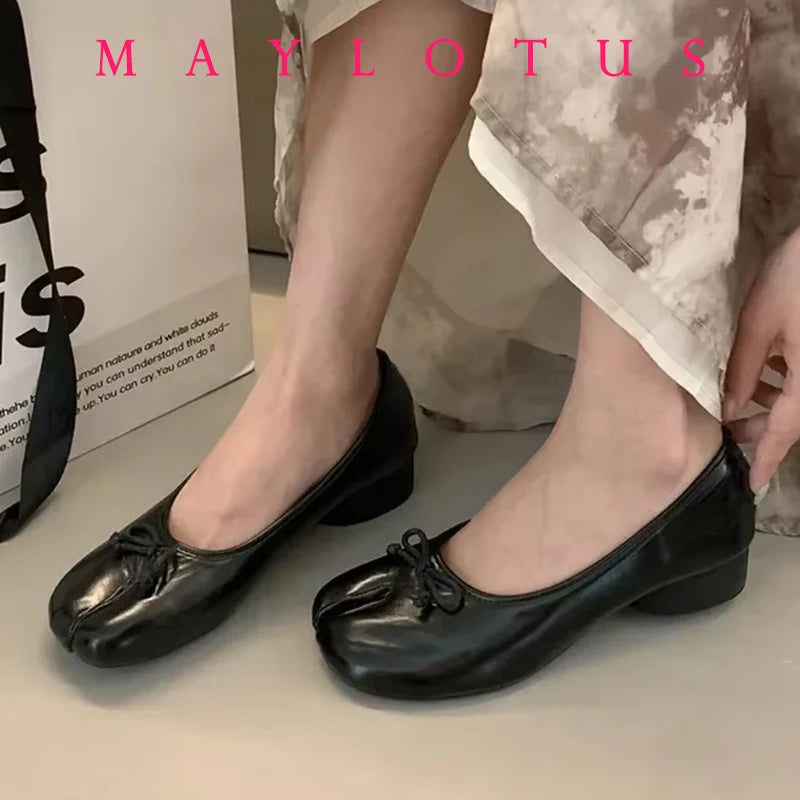 Split Toe 3cm Heel Tabi Shoes Slip On Leather Comfy Shoes Soft Bottom Solid Ladies Moccasins with Bowknot
