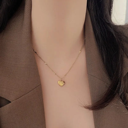 Romantic Heart Necklace Elegant for Valentine's Day Women's Love Pendant Jewelry Anniversary Gift Daily Wear Accessories