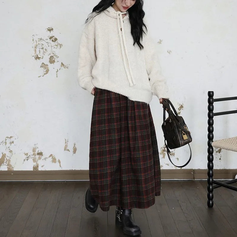 2025 Women's Autumn-Winter Vintage Check Tweed Mid-Length A-Line Umbrella-style Skirt With Wide Hips And Large Skirt Hem