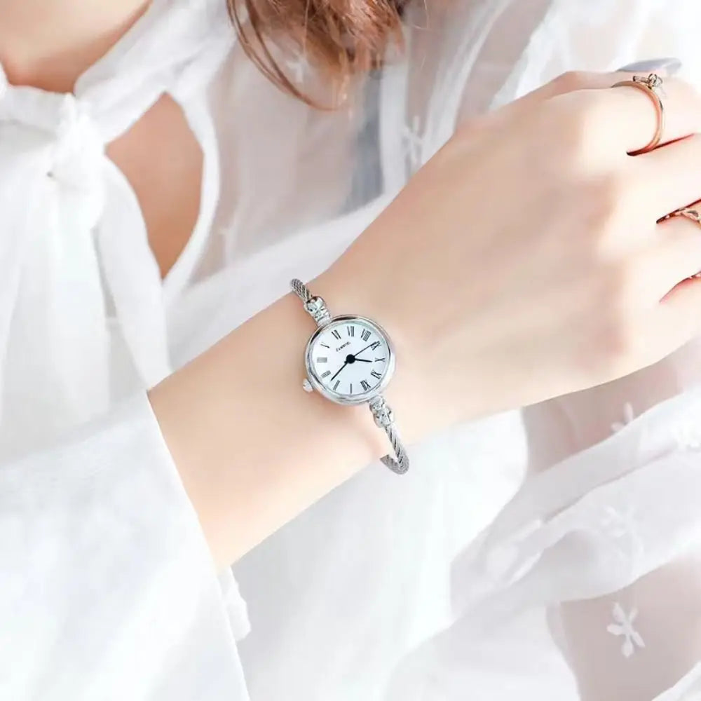 Casual Luxury Bangle Bracelet Retro Alloy Quartz Watch Wristwatch Chain Watches Ladies