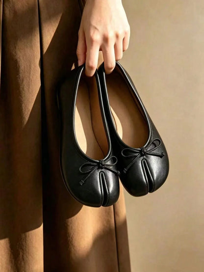 Women Tabi Split‑Toe Ballet Flats Spring Slip‑On Shoes Vintage Soft PU Leather Lightweight Casual Loafers Walking Dress Shoes