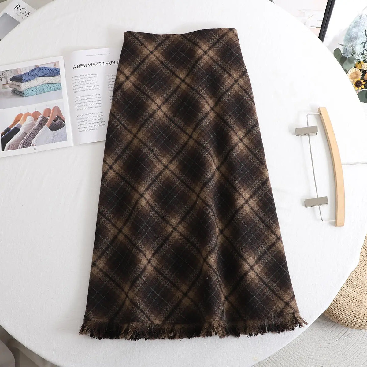 Harajuku Vintage Plaid Coffee Brown Woolen Midi Skirt For Women Tassel High-waist A-line Skirt Trendy Winter Office Commut Outfi